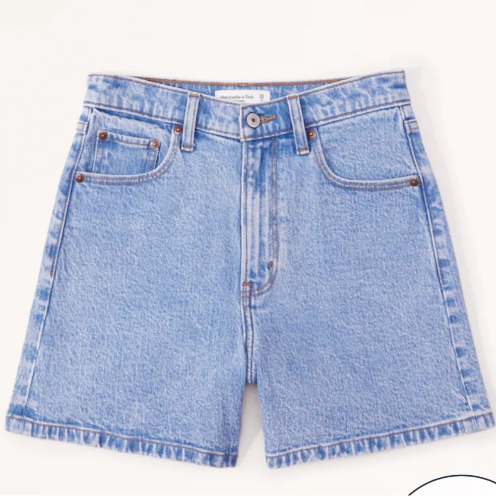 Abercrombie & Fitch High Rise Dad Short Light Wash